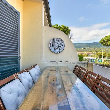 Apartman La Galatea Apt Lilla *
